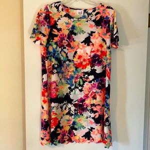 Floral dress with scallop detail